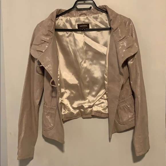 Danier pink shimmer leather jacket w/ruffle collar - Picture 3 of 12